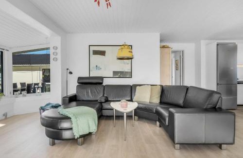 Strandby House | Holiday Home Ehm - 600m from the sea by Interhome