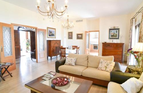 La Cala del Moral House | Holiday Home El balcón de la cala by Interhome