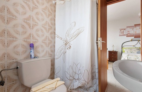 El Guincho Apartment | Holiday Home 'Piso en Icod de los Vinos' with Sea View, Balconies & Wi-Fi