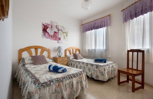 El Guincho Apartment | Holiday Home 'Piso en Icod de los Vinos' with Sea View, Balconies & Wi-Fi
