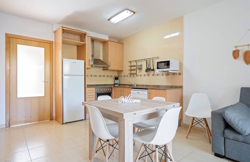 Miami Platja House | Holiday Home 'Isaac Casalot' with Shared Pool, Wi-Fi and Air Conditioning