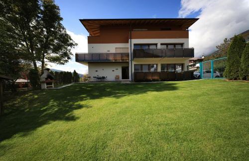 Pfalzen Apartment | Holiday Home Falzes