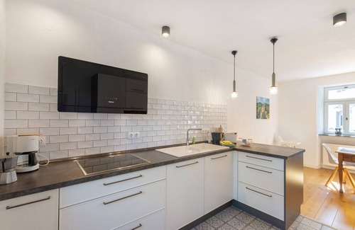 Thur House | Holiday Home 'Family' with Shared Terrace and Wi-Fi