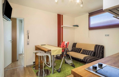 Deggenhausertal House | Holiday Home “Ferienhaus im Tobel” with Wi-Fi, Terrace & Garden