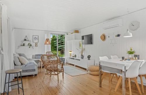 Nordost House | Holiday Home Feenja - 800m from the sea by Interhome