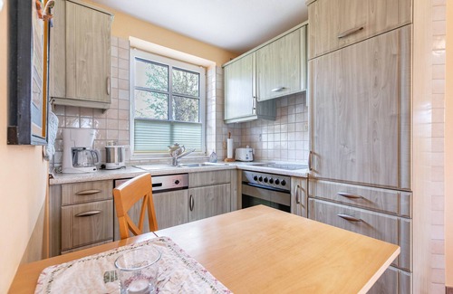 Suden House | Holiday Home 'Ferienhaus Jan' with Private Terrace and Wi-Fi