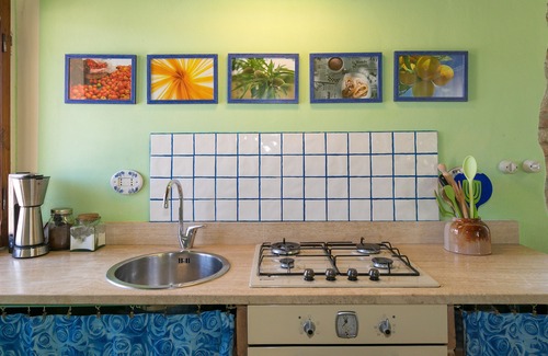 Lari House | Holiday Home 'Ferienhaus Il Nidino' with Private Terrace, Wi-Fi and Air Conditioning