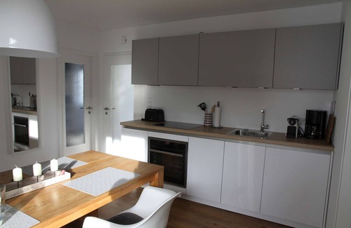 Gluecksburg House | Holiday Home 'Ferienwohnung Strandgut' with Private Terrace and Wi-Fi
