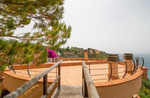Sperlonga House | Holiday Home Fisherman Cove by Interhome