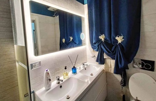 Municipio 5 House | Holiday Home "Flower's House di Doris Simone" with Private Terrace & Wi-Fi