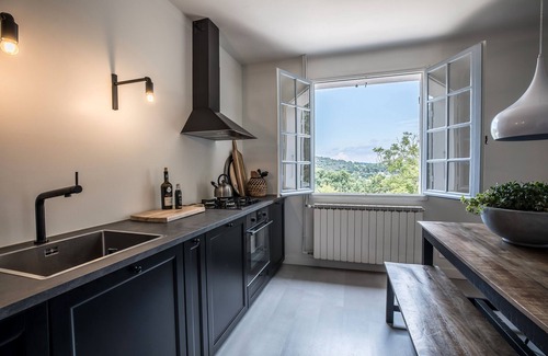 La Roque-sur-Ceze House | Holiday Home 'Villa Lys, Charme En Luxe' with Mountain View, Private Pool and Wi-Fi