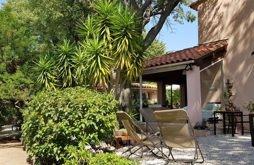 Saint-Cyr-sur-Mer Villa | Holiday home 300 m from the beach (up to 10 people)