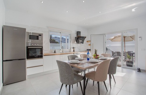 Gran Tarajal House | Holiday Home 'Gara Fuerteventura' with Sea Views, Wi-Fi and Air Conditioning