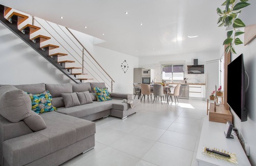 Gran Tarajal House | Holiday Home 'Gara Fuerteventura' with Sea Views, Wi-Fi and Air Conditioning