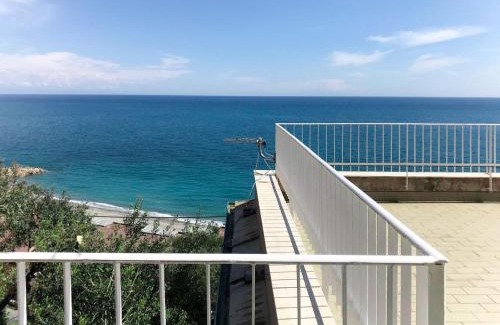 Bergeggi House | Holiday Home Giorgia - BGB100 by Interhome
