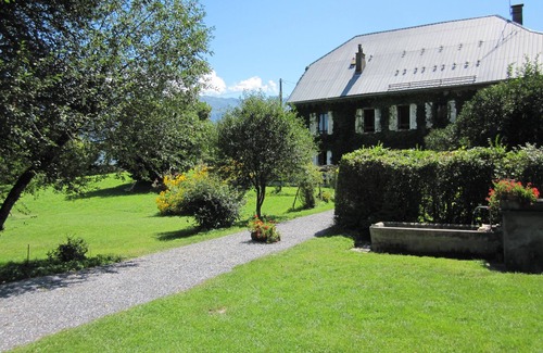 Verrens-Arvey House | Holiday Home 'Gite Sources D'Arvey' with Balcony and Wi-Fi