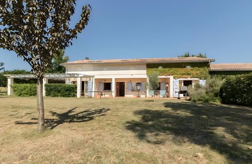 Vignaux House | Holiday Home 'Grand Gîte De Gascogne' with Private Pool, Shared Terrace and Wi-Fi