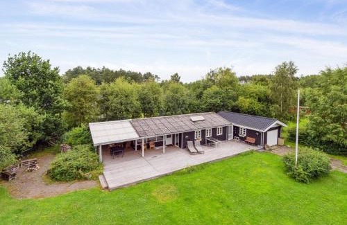 Hou House | Holiday Home Gunlög - 1-3km from the sea by Interhome