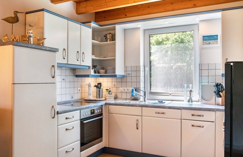 Steinbild House | Holiday Home 'Hafenblick' with Private Terrace, Private Garden and Wi-Fi