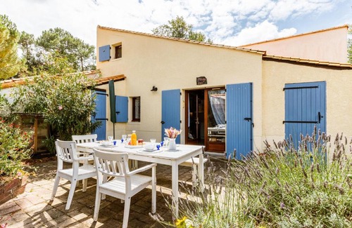 Les Mathes House | Holiday Home Hameau de Talaris-3 by Interhome
