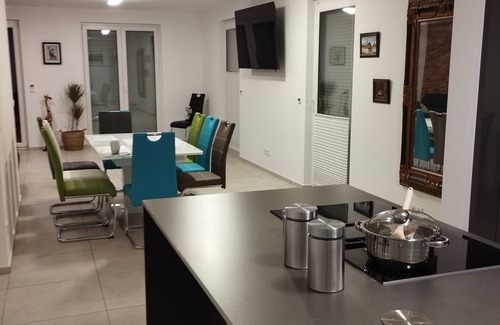 Wald House | Holiday Home 'Haus Mit 4 Schlafzimmern' with Shared Terrace, Shared Garden and Wi-Fi