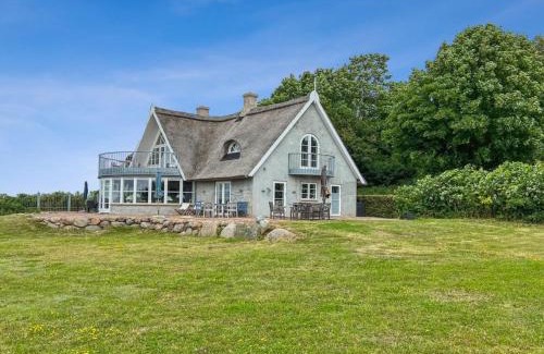 Akirkeby House | Holiday Home Herlek - 450m from the sea by Interhome