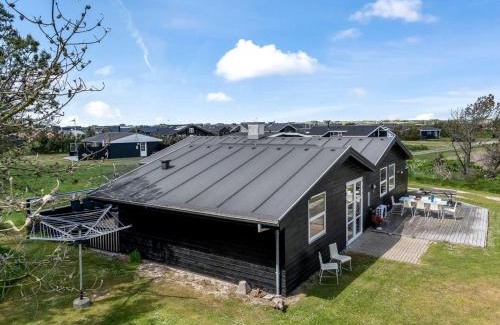 Lokken House | Holiday Home Hermine - 600m from the sea by Interhome