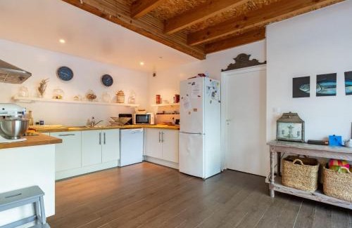Lacanau House | Holiday Home Hibiscus by Interhome