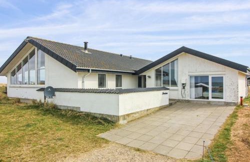 Grønhøj House | Holiday Home Hilmer - 180m from the sea by Interhome