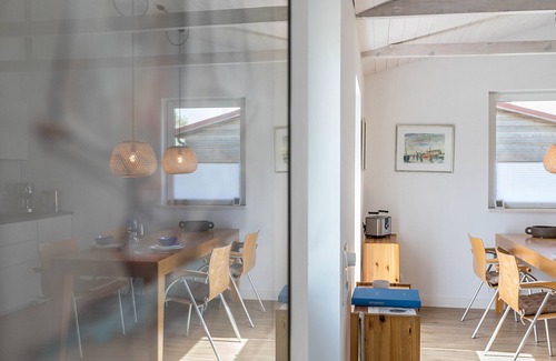 Hellert House | Holiday Home "Holtdeel" with Private Garden & Wi-Fi