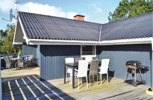 Bjerregaard House | Holiday Home Hvide Sande With A Patio 04