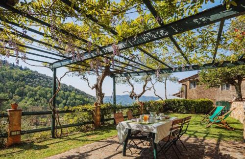 Camaiore House | Holiday Home Il Glicine by Interhome