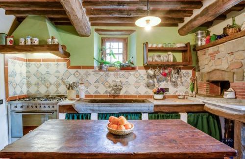 Pontito House | Holiday Home Il Vecchio Ospitale by Interhome