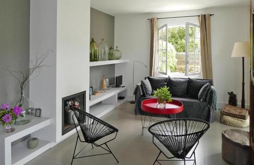 Carnac House | Holiday Home in Carnac near Sandy Beach