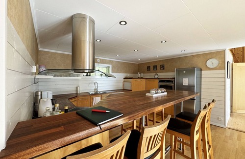 Dalskog House | Holiday home in Dalskog with a panoramic lake view | SE17006