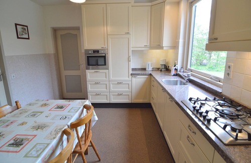 Elsendorp House | Holiday Home in Elsendorp with Garden