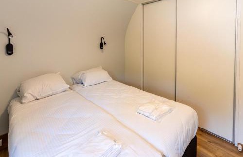 Baars House | Holiday Home in Forest near Assen