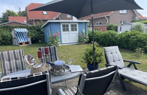 Glowe House | Holiday home in Glowe with swimming pool