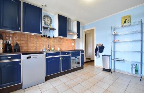 Grury House | Holiday Home in Grury with Pool & Garden