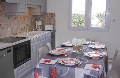 Guisseny House | Holiday Home in Guissény near Beaches