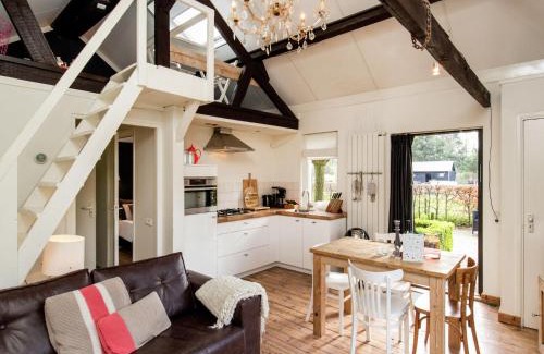 Leende House | Holiday Home in Leende with Hot Tub & Garden