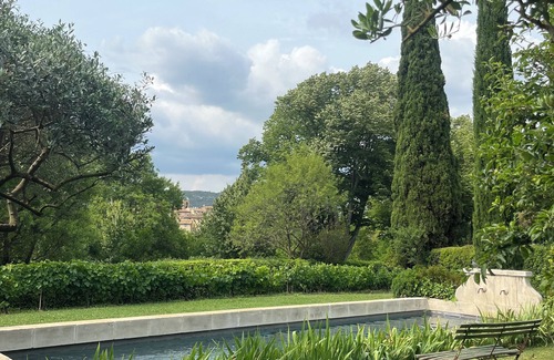 Lourmarin House | Holiday Home in Lourmarin – Stunning View of the Château