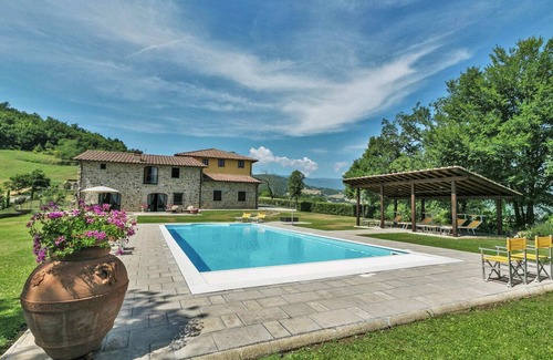 Poppi Villa | Holiday Home in Poppi with Castle View