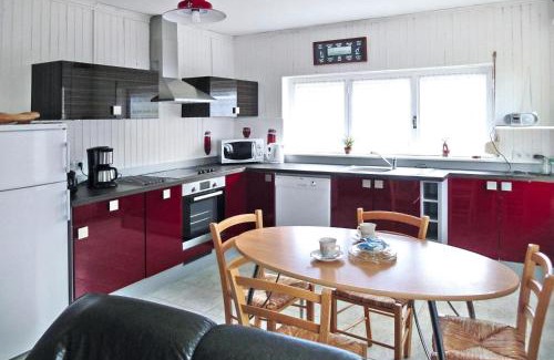 Penvenan House | Holiday Home in Port Blanc by Sandy Beach