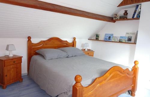 Penvenan House | Holiday Home in Port Blanc by Sandy Beach