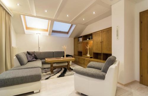 Rennweg am Katschberg House | Holiday Home in Rennweg near Ski Slopes
