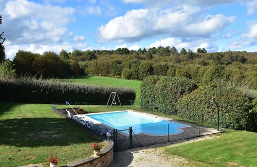 Saint-Pompont House | Holiday Home in Saint-Pompont with Pool