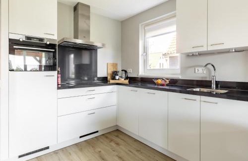 Scherpenisse House | Holiday Home in Scherpenisse near Oosterschelde