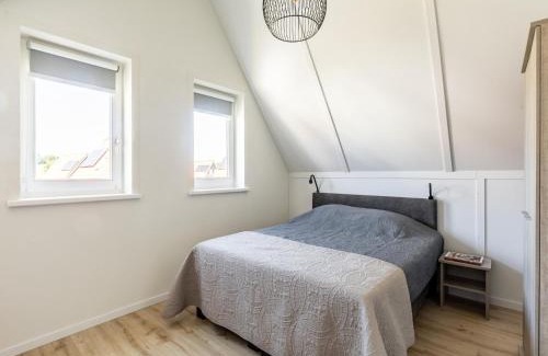 Scherpenisse House | Holiday Home in Scherpenisse near Oosterschelde