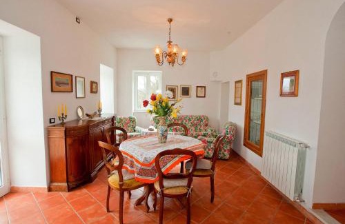 Sesta Godano House | Holiday Home in Sesta Godano near Lake